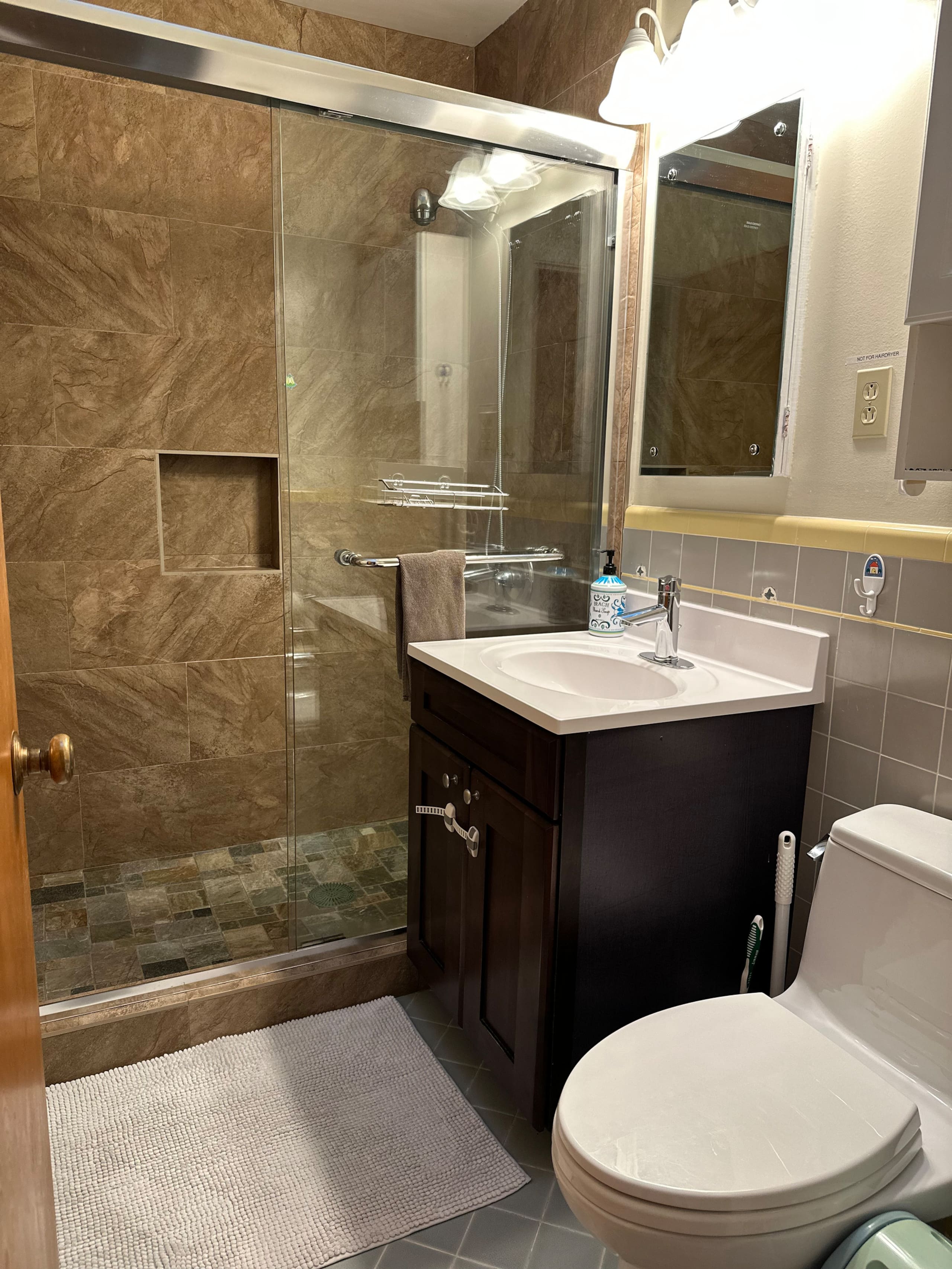 Home in San Francisco · ★4.92 · 2 bedrooms · 3 beds · 1 bath - Image 34
