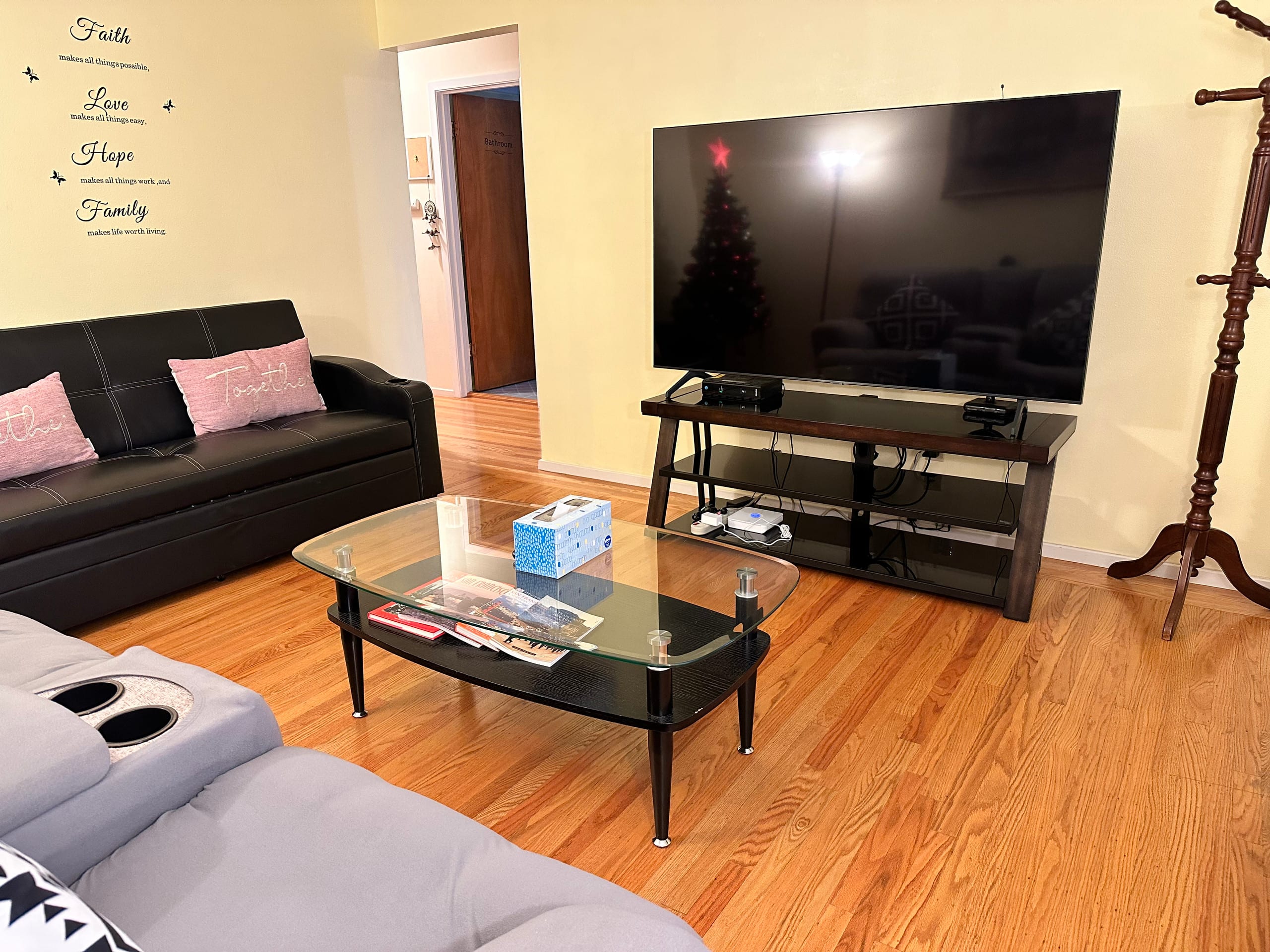 Home in San Francisco · ★4.92 · 2 bedrooms · 3 beds · 1 bath - Image 6