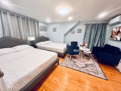 City Hideaway: Steps from UBS & JFK Airport