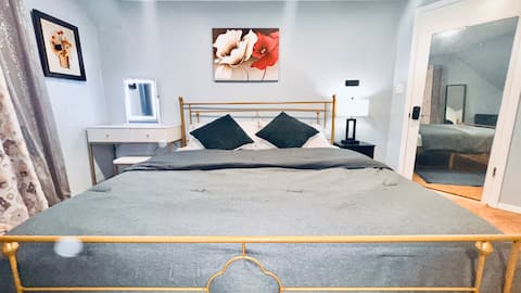 Comfy Hideaway – Feels Like Home