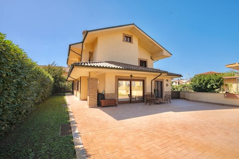Villa Antonella | Wellness & Jacuzzi (WI-FI/AC)