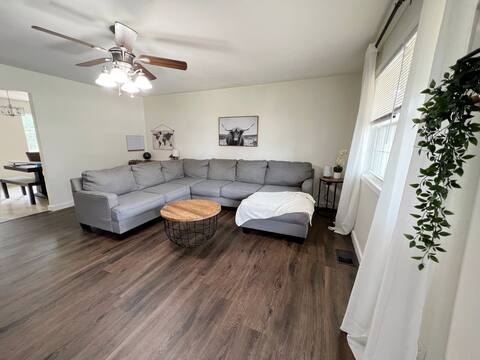 Family friendly home in Waynesville 15 min to FLW