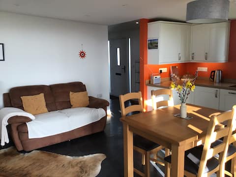 Popular Airbnb listing: Curdsanway Barn, peaceful with stunning views. in West Down