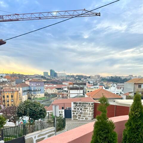 Family Retreat: 5 min to D. Luis I Bridge & Metro gallery image 3