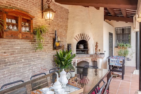 Beach villa with pool and barbecue in Barcelona