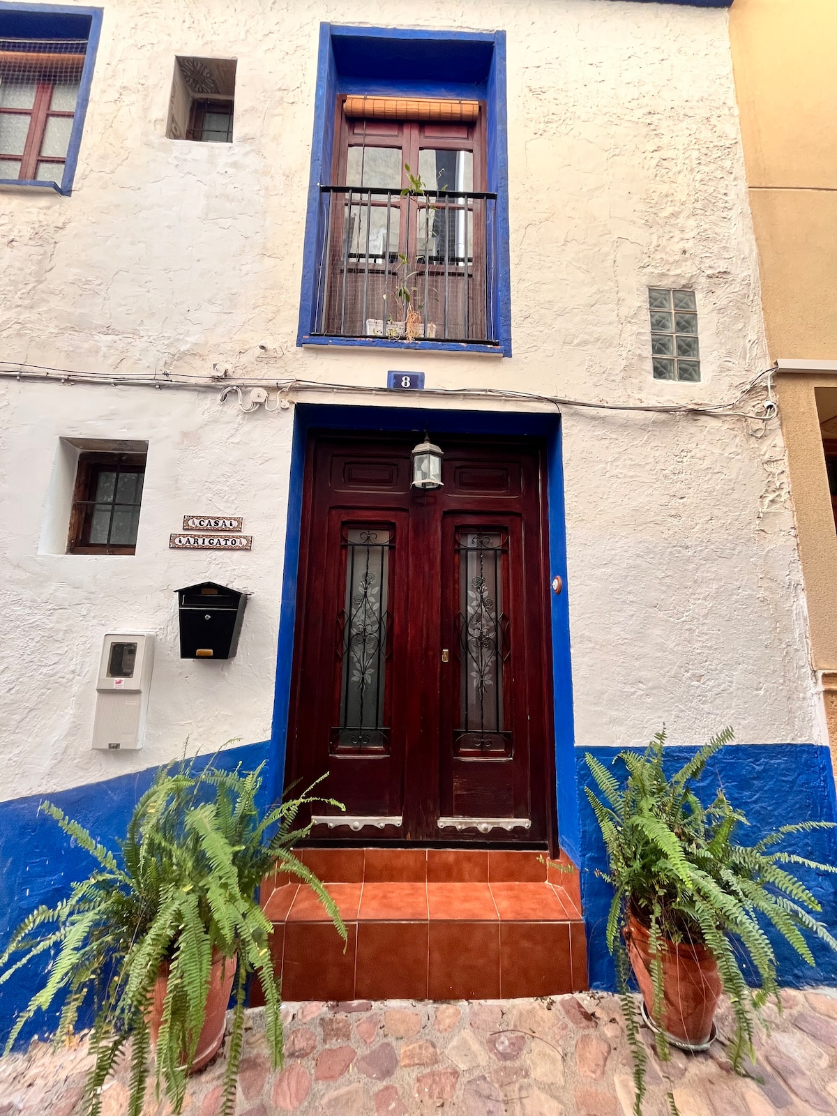 Charming townhouse with cats - Houses for Rent in Alfondeguilla ...