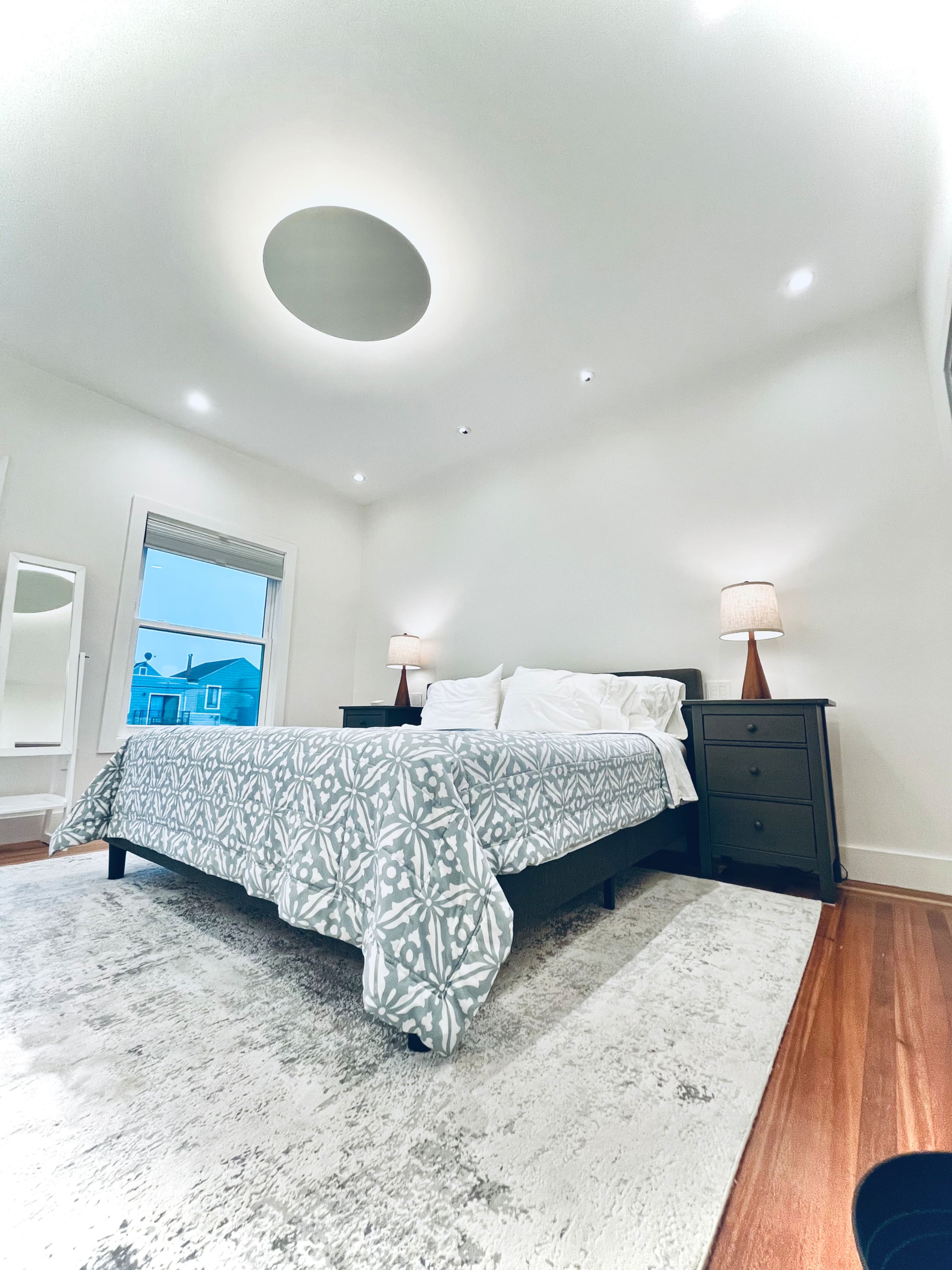 Home in San Francisco · ★4.97 · 5 bedrooms · 8 beds · 2 baths - Image 19