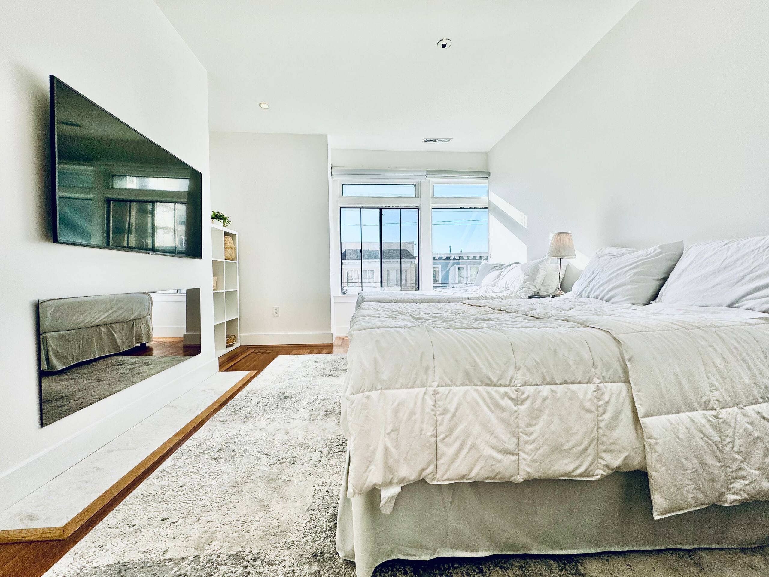Home in San Francisco · ★4.97 · 5 bedrooms · 8 beds · 2 baths - Image 32