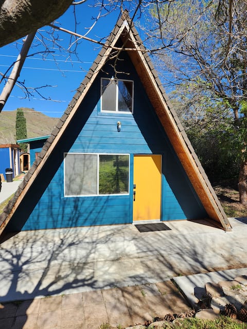 Lunar Landing w/ private sauna, near hot springs