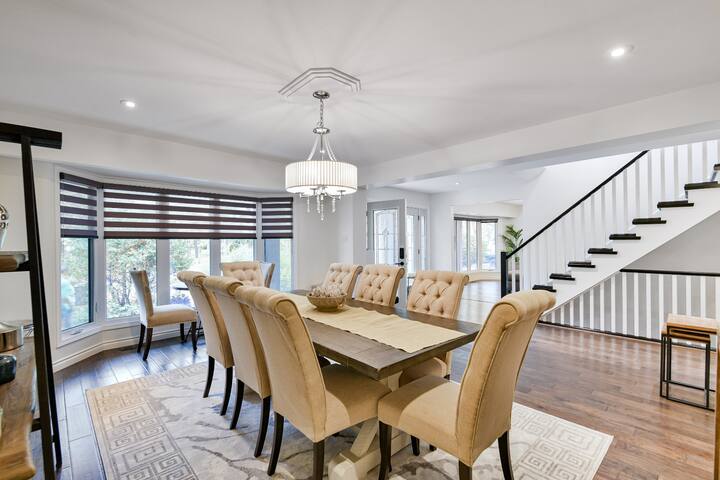 Cheerful Tuxedo House gallery image 5