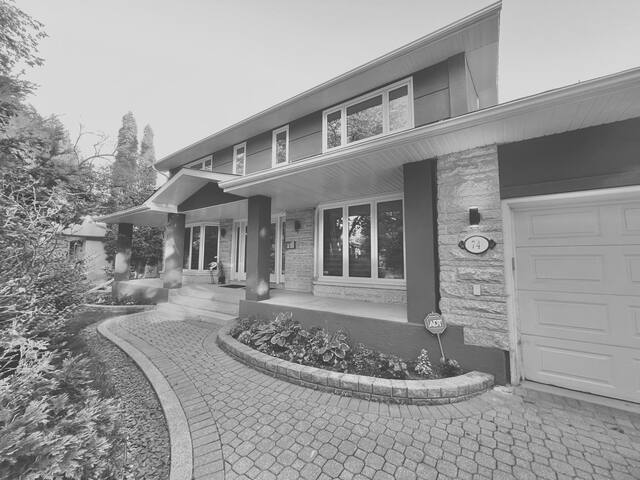 Cheerful Tuxedo House gallery image 3