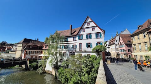 Leistungsstarkes Airbnb: Baroque apartment at the Old Town Hall 2 in Bamberg