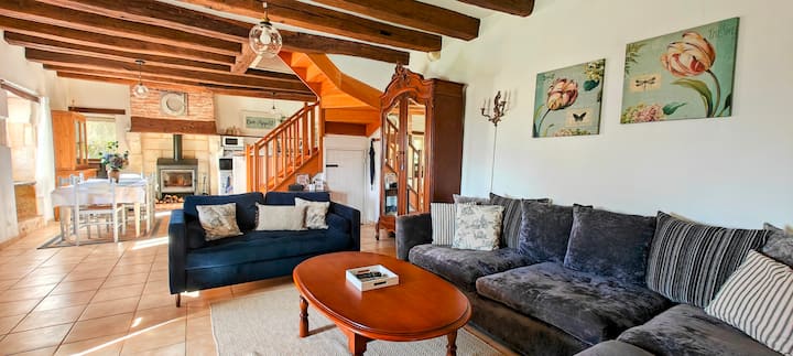 Charming 4* Gite
 Heated Pool
French Countryside - La Bussière