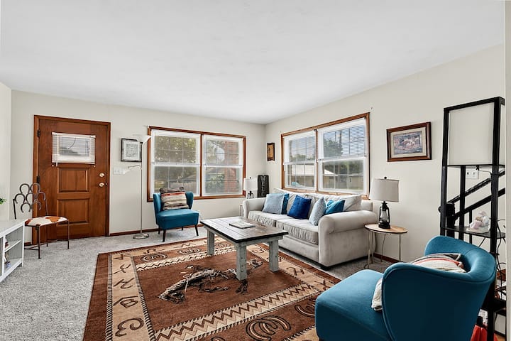 Lovely 2-bedroom Apartment - Close To It All! - Avon, IN