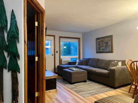 Popular Airbnb listing: Ski In/Out Fernie Getaway – Views & Steps to Lift! in East Kootenay A
