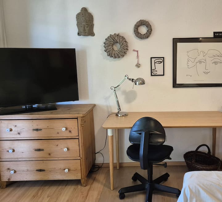 Nice Apartment With Large Bathroom + Balcony - Stuttgart
