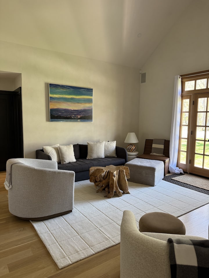 Hamptons Bungalow With Pool - The Hamptons, NY