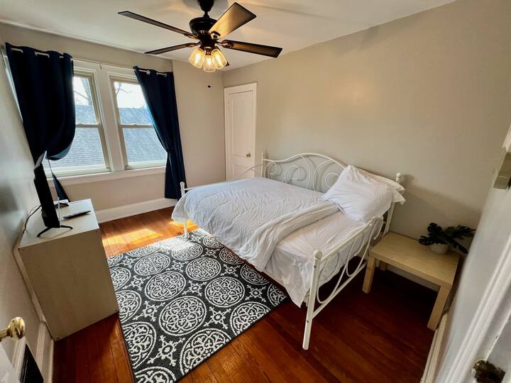 Spálňa s inteligentnou TV