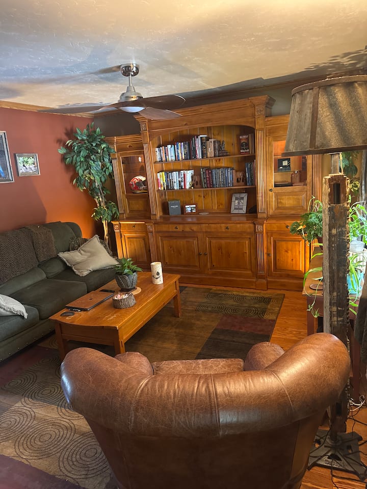 Cozy Private Room W Bathroom & Prkg - Hanover, PA