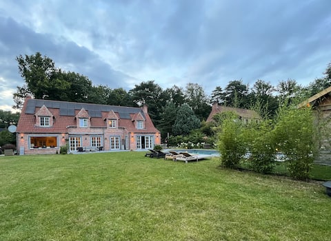 Beautiful villa with pool tennis and outdoor sauna