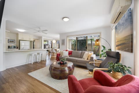 Top performing Airbnb: Coastal Ocean Grove 4 bedroom beach house Sleeps8 in Ocean Grove