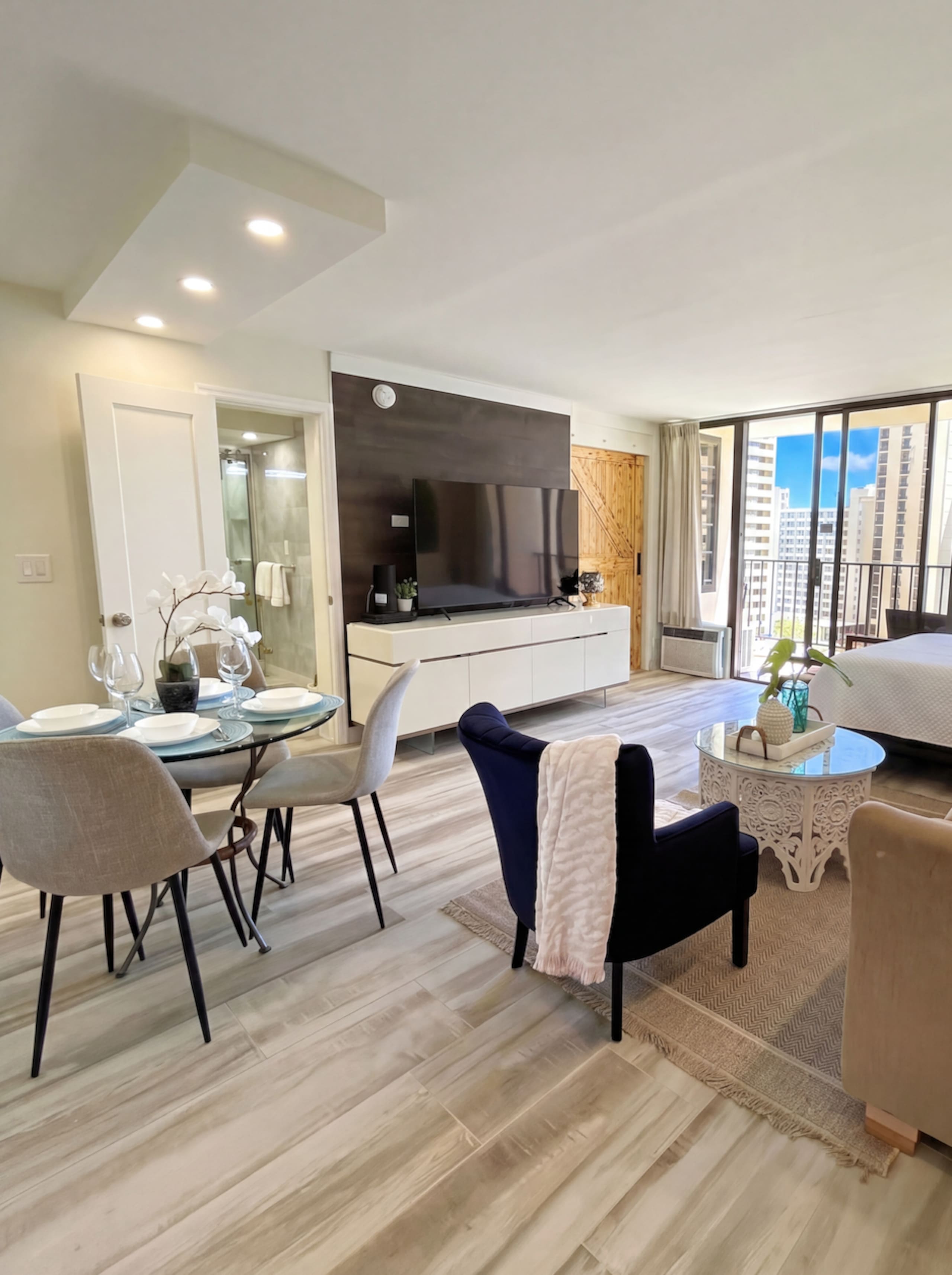 Heart of Waikiki amazing ocean view1 free parking - Image 7