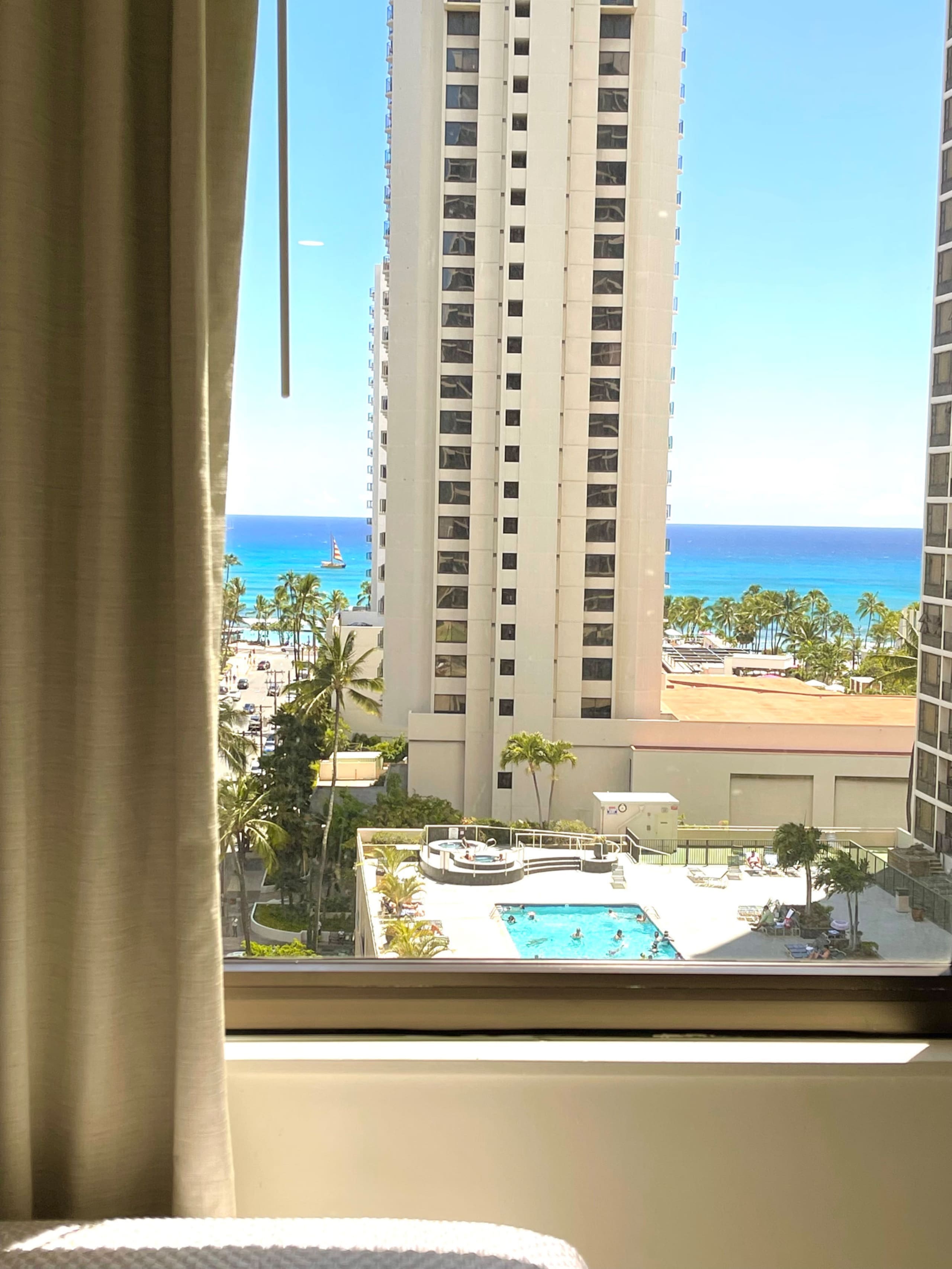 Heart of Waikiki amazing ocean view1 free parking - Image 13