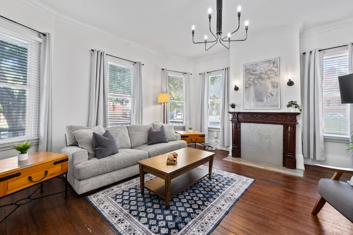 3bdr Home | Downtown Gem | Walk To Forsyth Park! - Savannah, GA