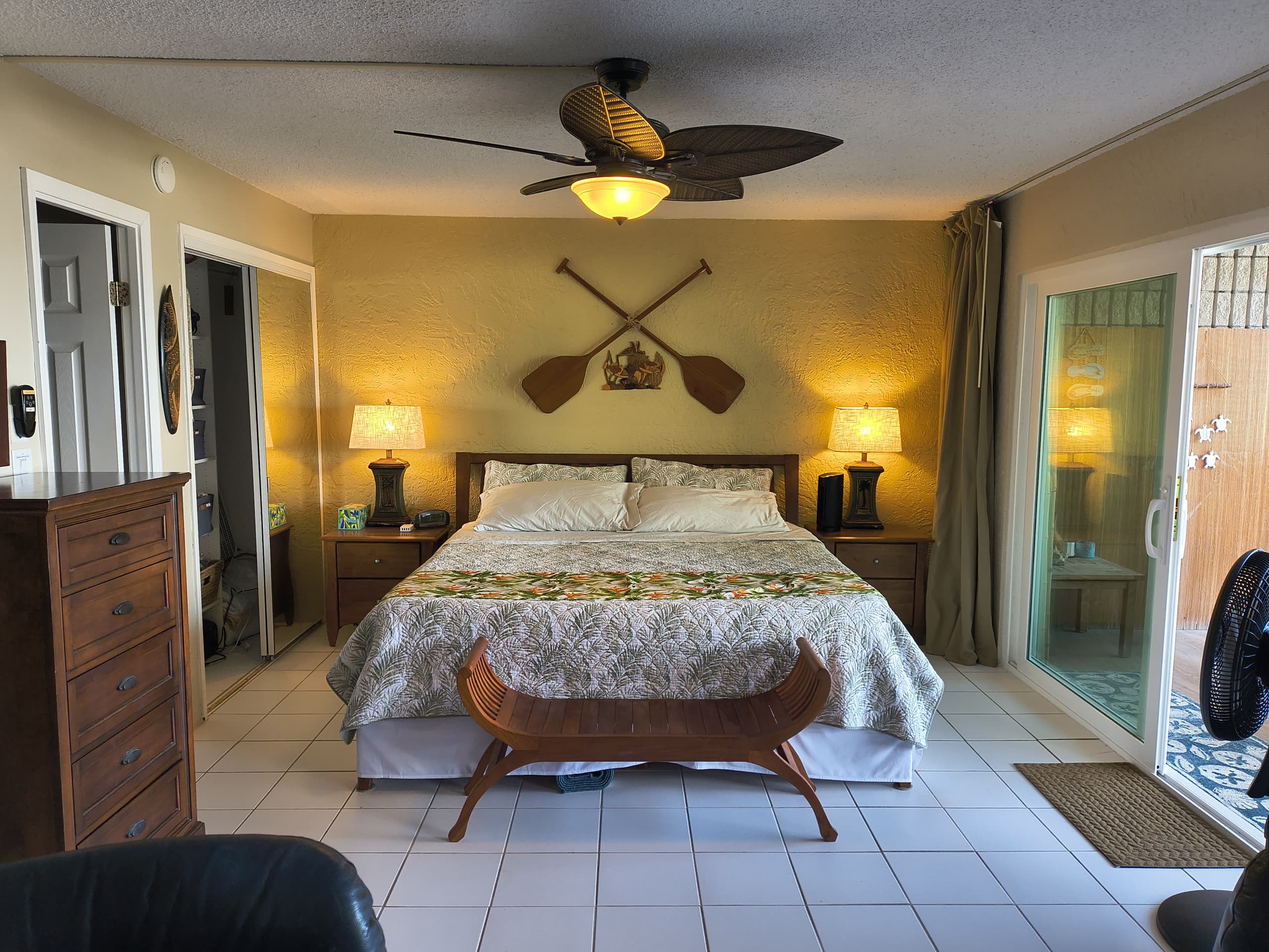 Condo in Kailua-Kona · ★4.94 · 2 bedrooms · 3 beds · 2 baths - Image 9