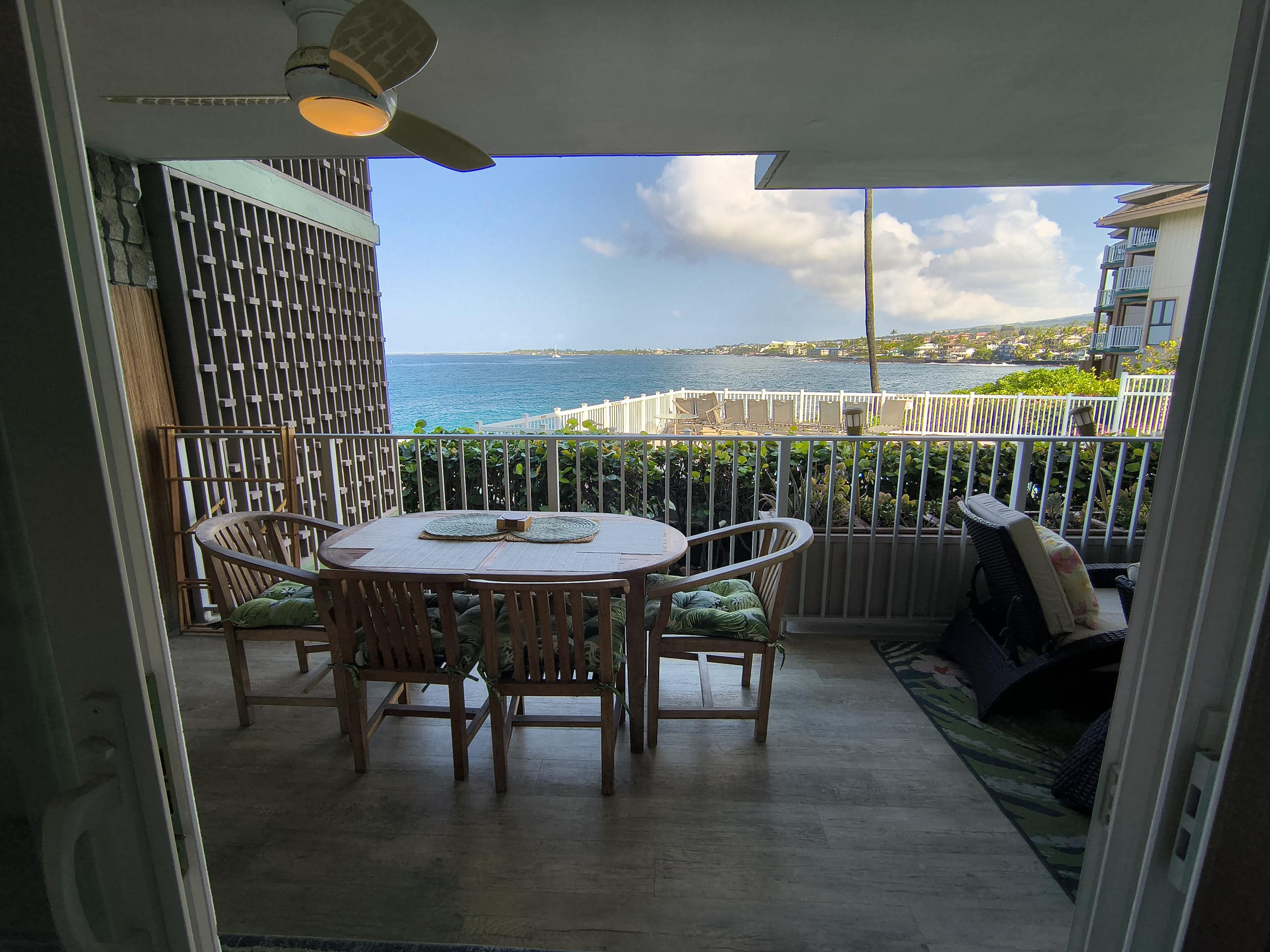 Condo in Kailua-Kona · ★4.94 · 2 bedrooms · 3 beds · 2 baths - Image 10