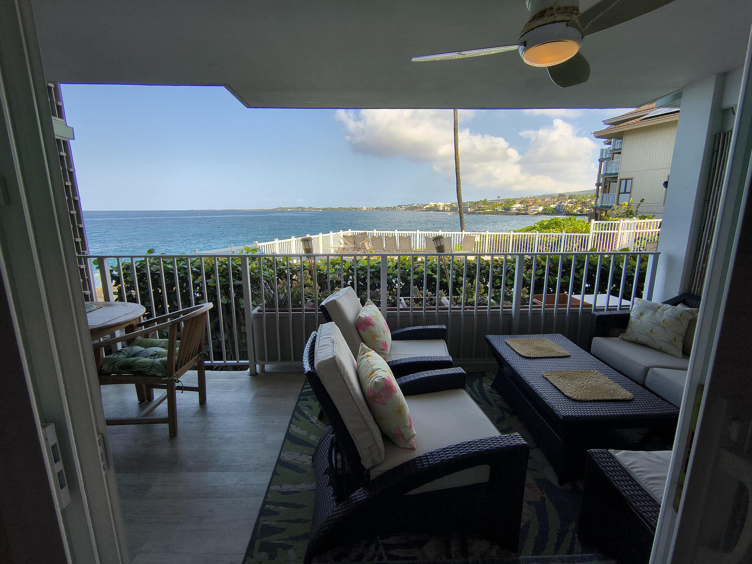 Condo in Kailua-Kona · ★4.94 · 2 bedrooms · 3 beds · 2 baths - Image 17