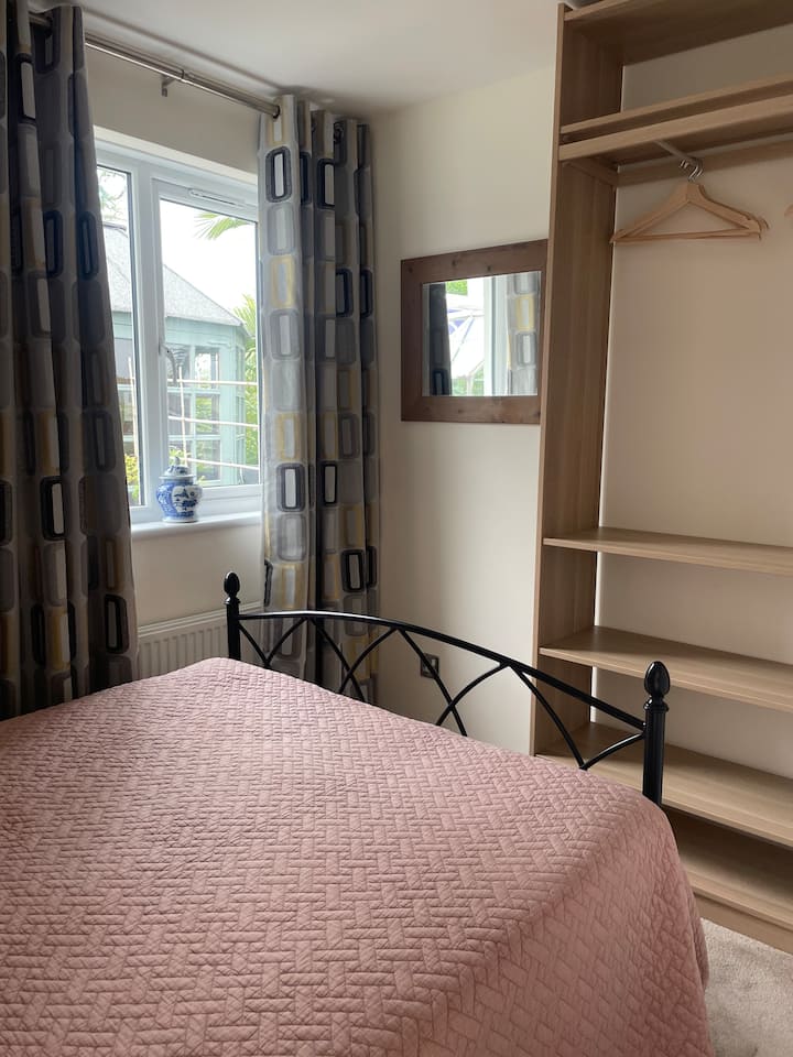 Schlafzimmer 1