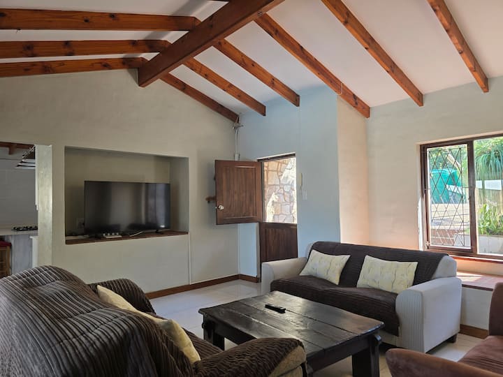 Beachfront Family Home | Private Beach Access - Ramsgate