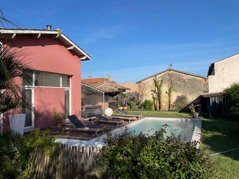 Warm house with pool, in the vineyard