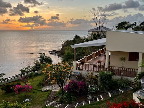 Beachfront Villa, Peaceful Paradise Retreat