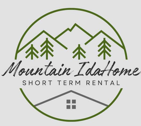 Mountain IdaHome *King Bed*Fire Pit*Back Patio*