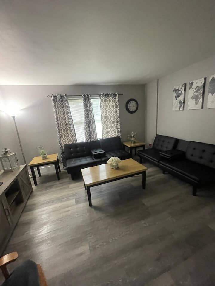 Spacious 3 Bedroom - McHenry, IL