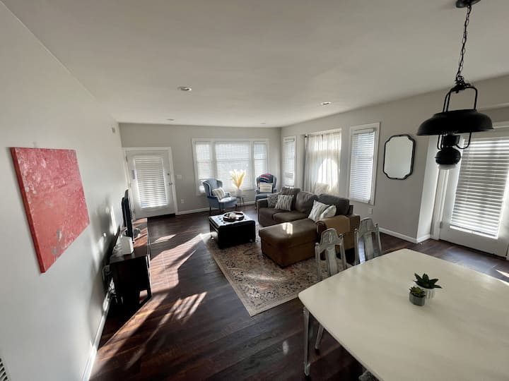 Bright 2bd Close To Mission & State, Pets Okay - サンタ・バーバラ, CA