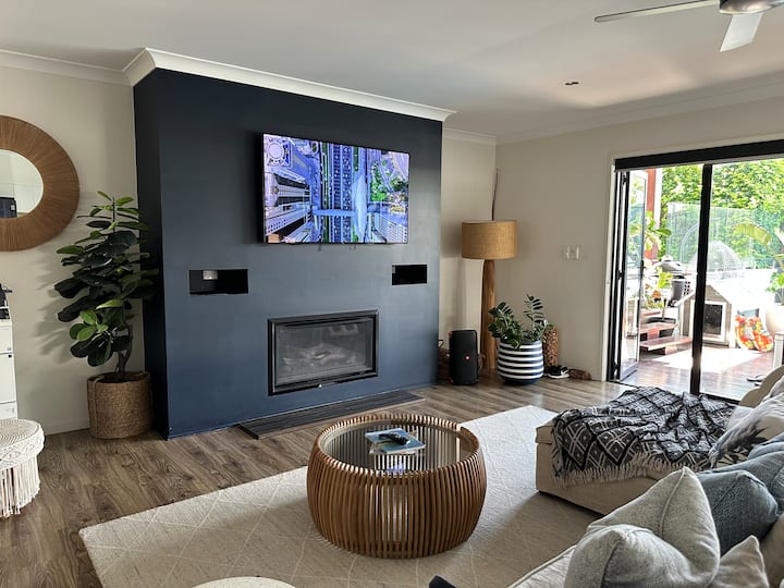 Luxurious Residence With Pool And 4 Bedrooms - Gold Coast