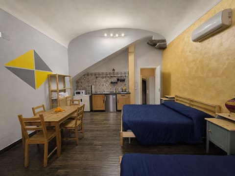 Successful Airbnb property: Villa Vesuviana - Large Studio on the ground floor in Torre Del Greco