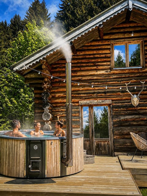 Charming chalet in nature • Sauna & hot tub