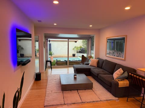 Top Airbnb: Warm Venice Modern 3BR Pool & Hot Tub Retreat in Mar Vista