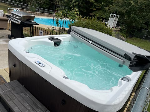 *Private/Modern/Cozy/pool & Hottub/17min from ATL*