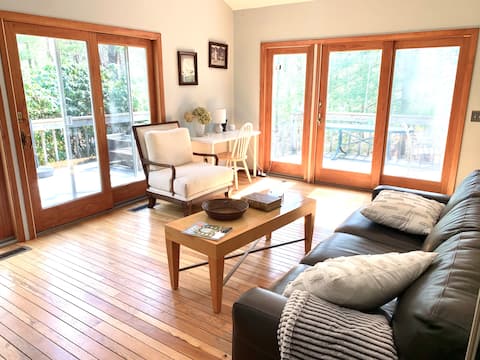 Top Airbnb: Dreamy house in the woods. 4bdr/6beds/2.5ba in New Seabury