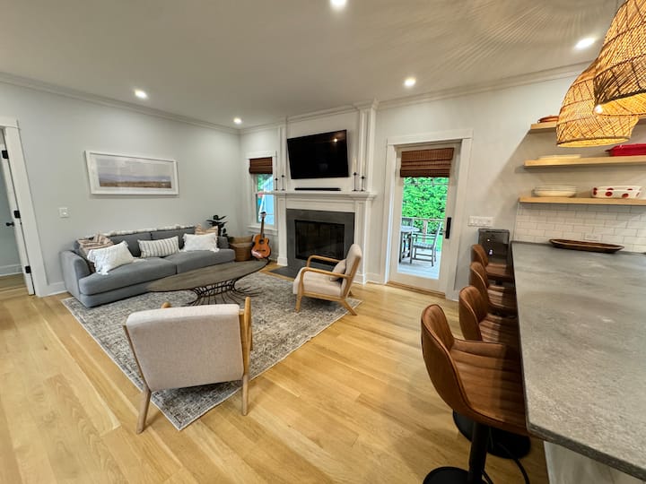 Newly Built Modern Hamptons Home - Hampton Bays, NY