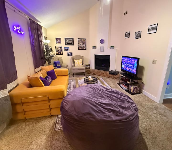 The Pirate Palace - 1 Bedroom Home W/ Free Parking - Greenville, NC