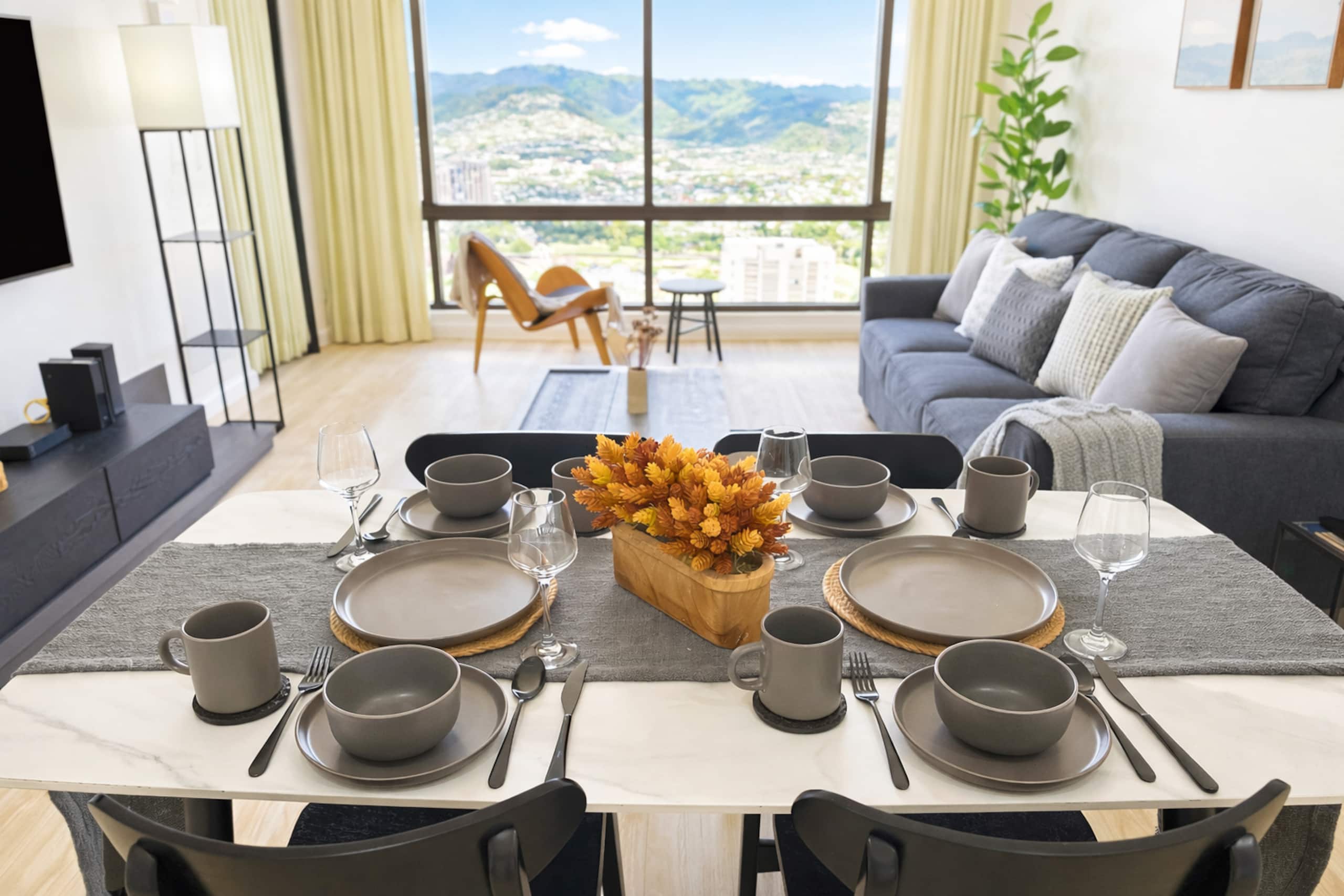 Condo in Honolulu · ★4.94 · 1 bedroom · 2 beds · 1 private bath - Image 4