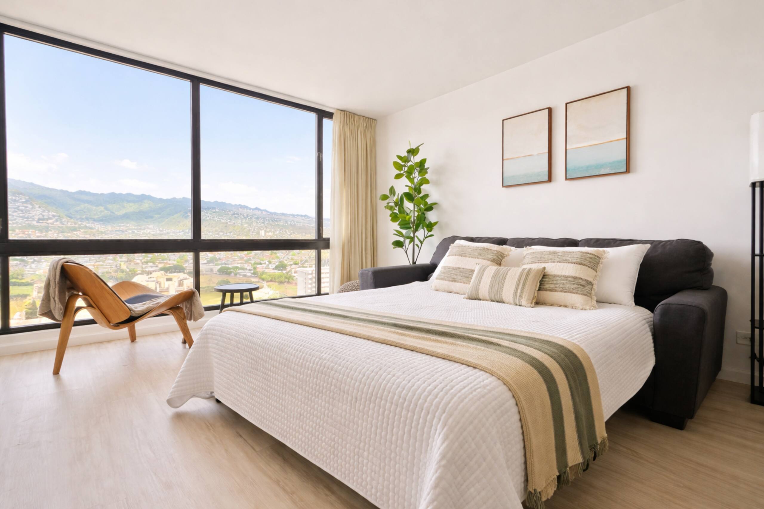 Condo in Honolulu · ★4.94 · 1 bedroom · 2 beds · 1 private bath - Image 8