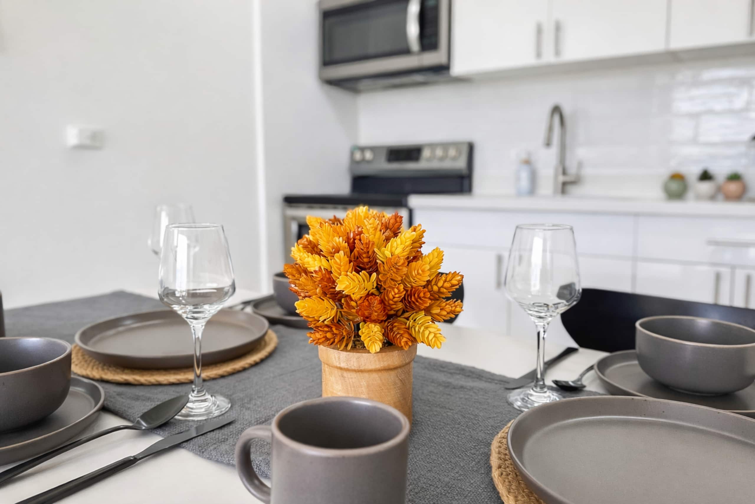 Condo in Honolulu · ★4.94 · 1 bedroom · 2 beds · 1 private bath - Image 16