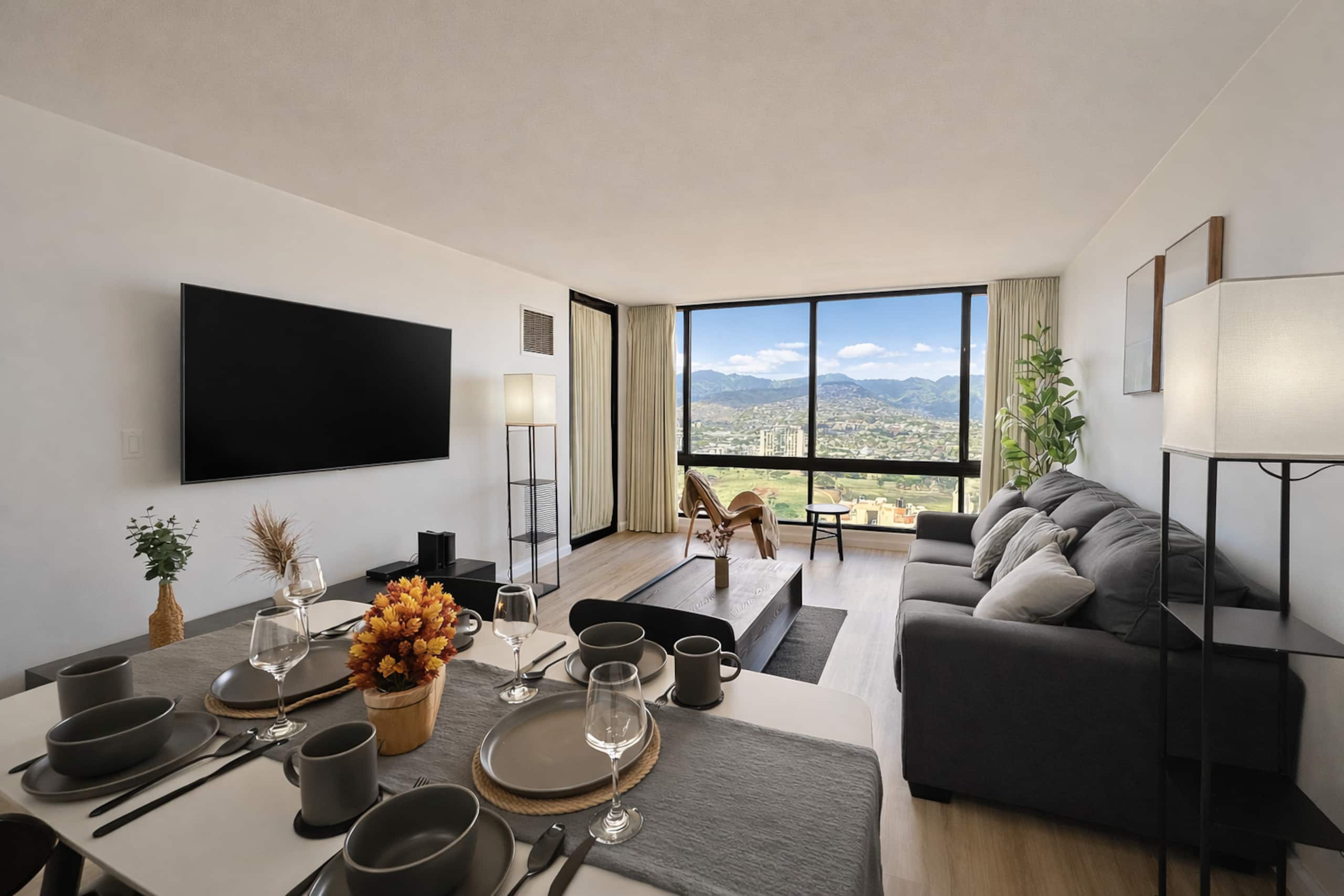 Condo in Honolulu · ★4.94 · 1 bedroom · 2 beds · 1 private bath - Image 3